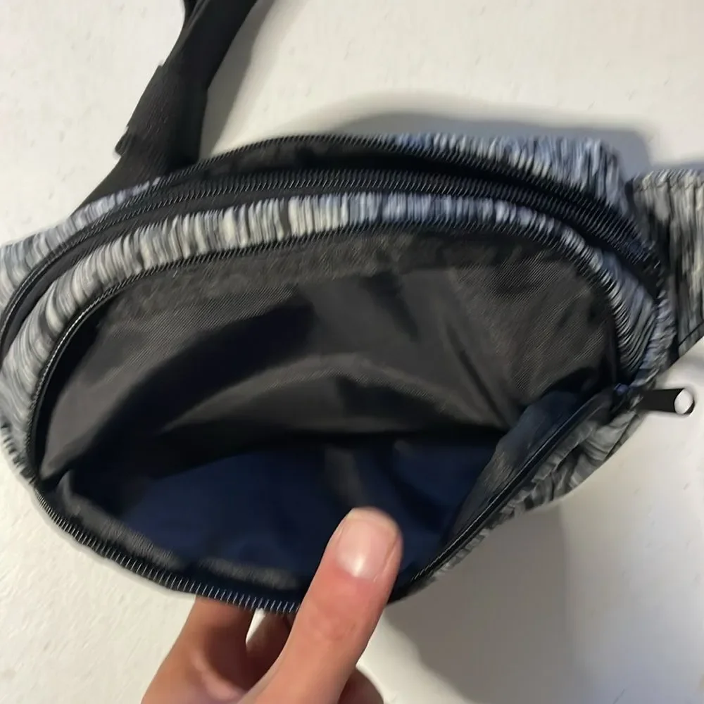 KAVU Spectator Waist Pack Black strip 9x5 Hike Urban Travel Black Fanny Pack